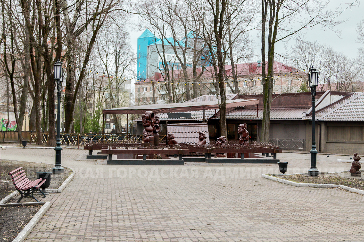 В парке Толстого полная реконструкция скульптур