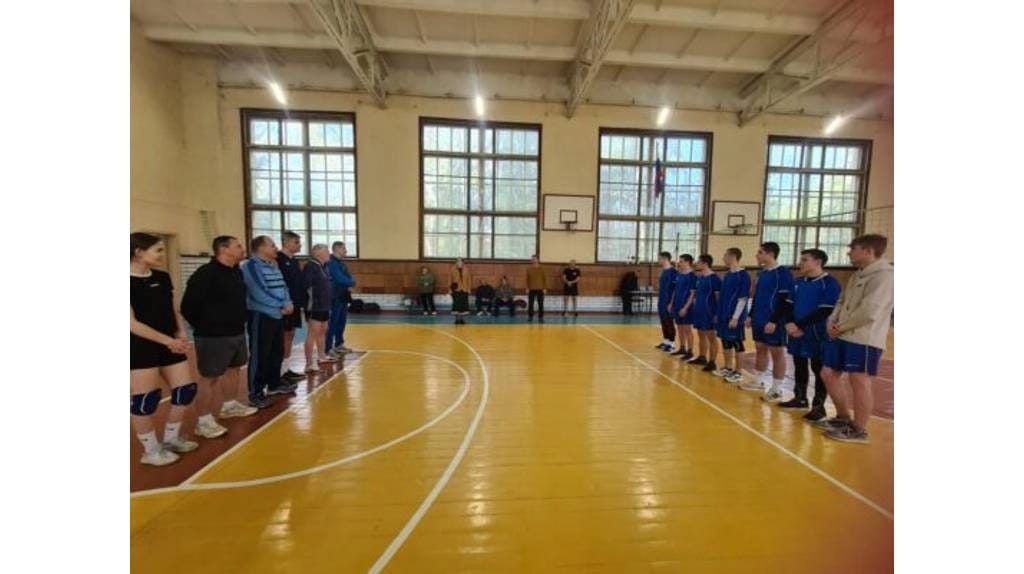 В спортзале политехникума Трубчевского района Брянской области состоялся турнир по волейболу