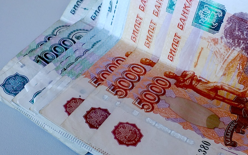 Брянского водителя оштрафовали на 32 тысячи рублей за знак на машине