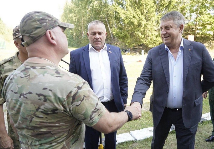 Брянский губернатор посетил сборы подразделений спецназа