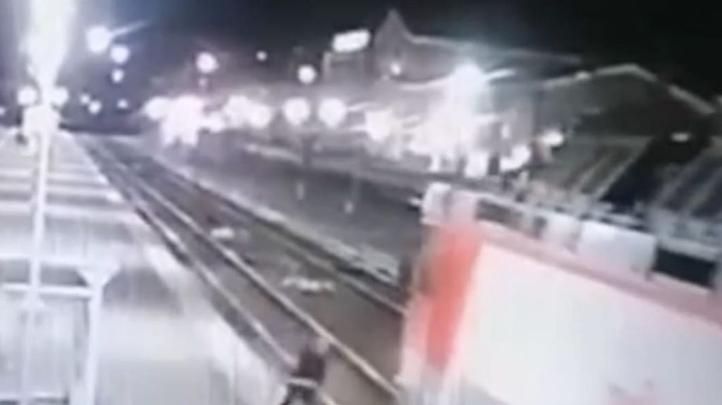 В Брянске пассажиры поезда рассказали о гибели мужчины