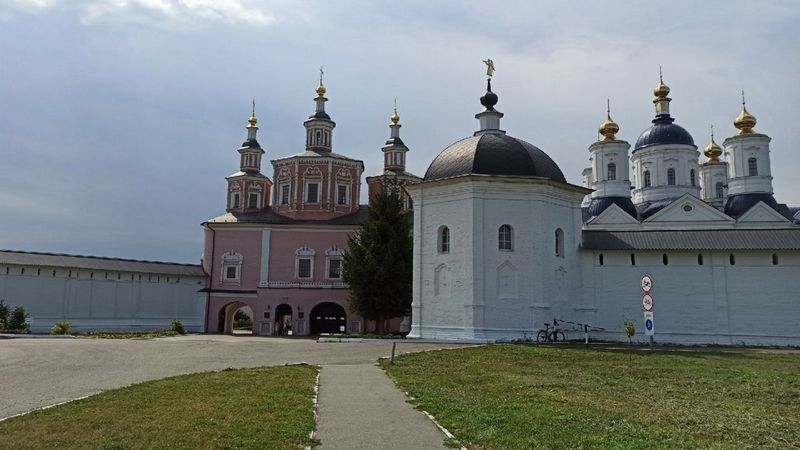 Жителей Брянска приглашают на экскурсию «История и архитектура Свенского монастыря»