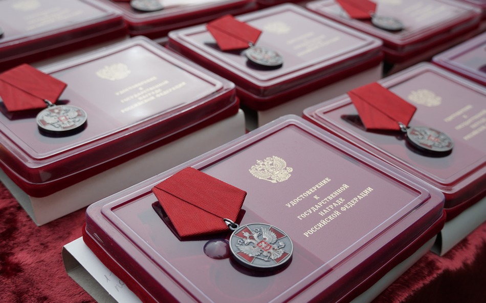 Брянским росгвардейцам вручены 40 медалей ордена «За заслуги перед Отечеством»
