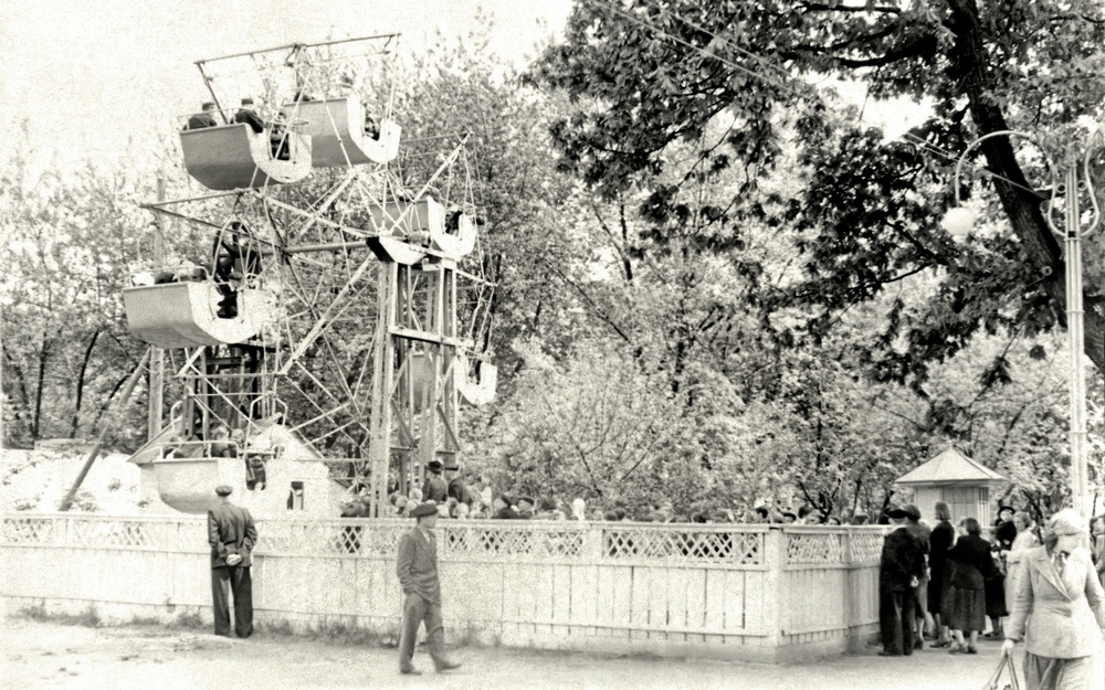 Брянцам показали сделанное в 1953 году фото Бежицкого парка культура и отдыха