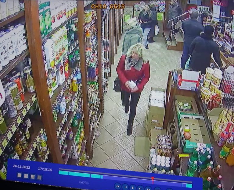 В Брянске женщина расплатилась поддельной купюрой в магазине «Красное&Белое»