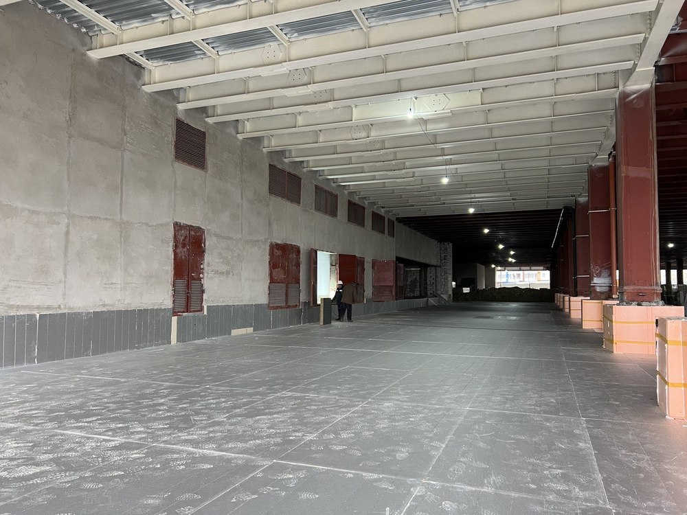 Жителям Брянска показали, как выглядит строящийся ТРЦ «МегаГринн» изнутри