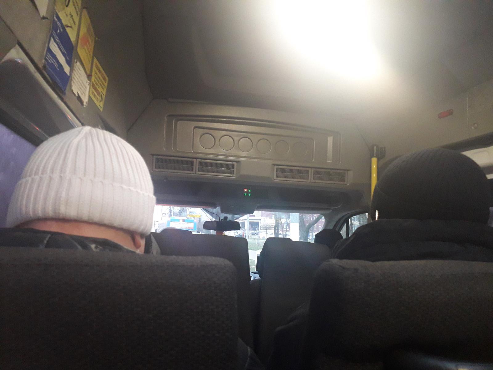 Под Трубчевском в Брянской области водительница автобуса высадила маленькую девочку на мороз после скандала
