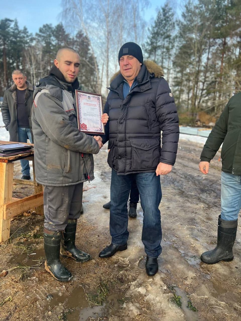 Губернатор Брянской области Богомаз вручил строителям благодарственные письма