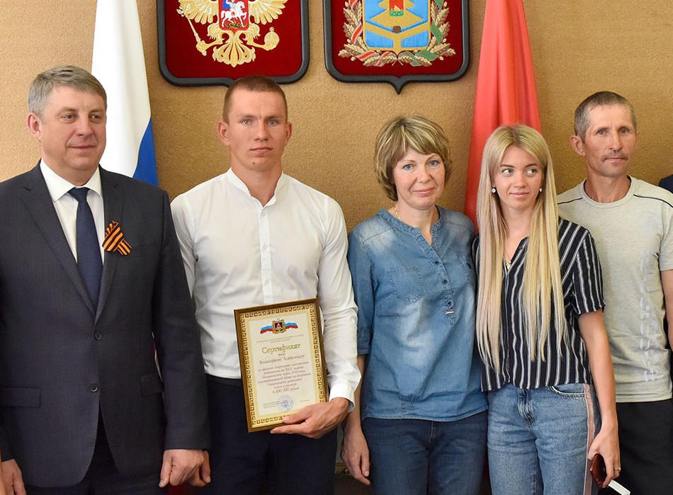 Брянский лыжник Александр Большунов стал спортсменом года в России