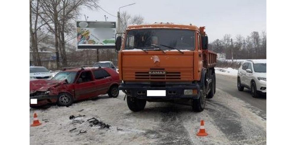 В ДТП с КамАЗом в Брянске ранен 56-летний автомобилист