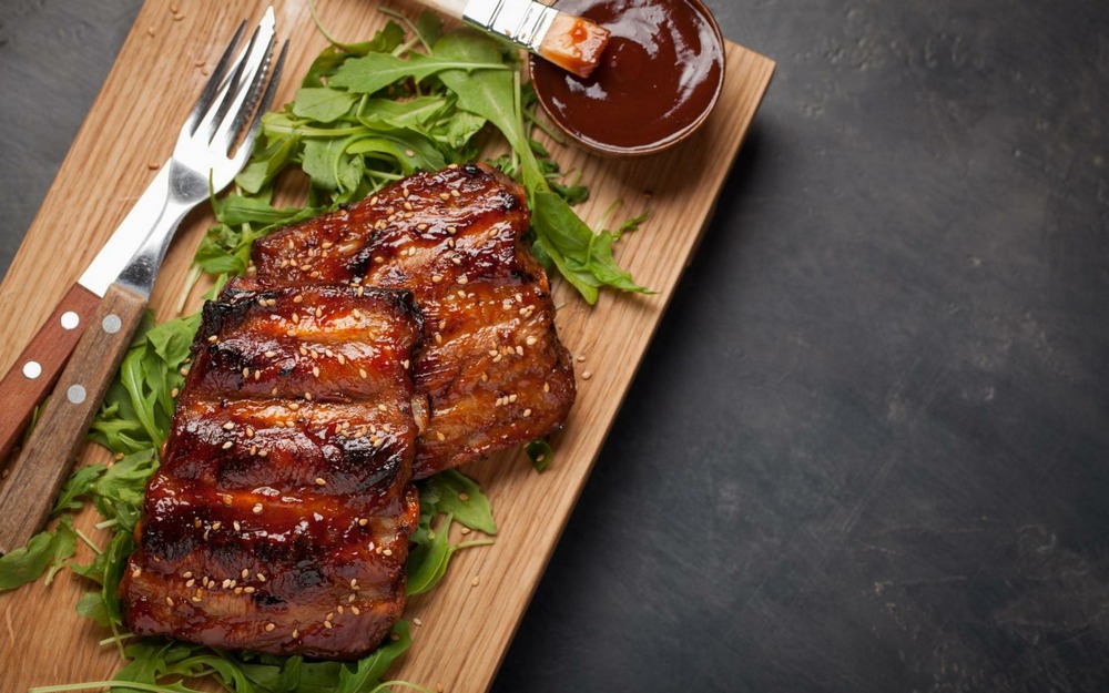Блюда из свинины — лучшее решение для новогоднего стола 2023