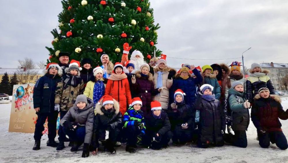 На пяти площадях Фокинского района Брянска появятся новогодние ёлки