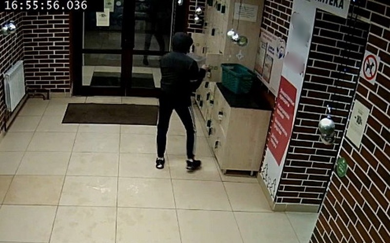 23-летний житель Брянска украл из магазина ящик для пожертвований
