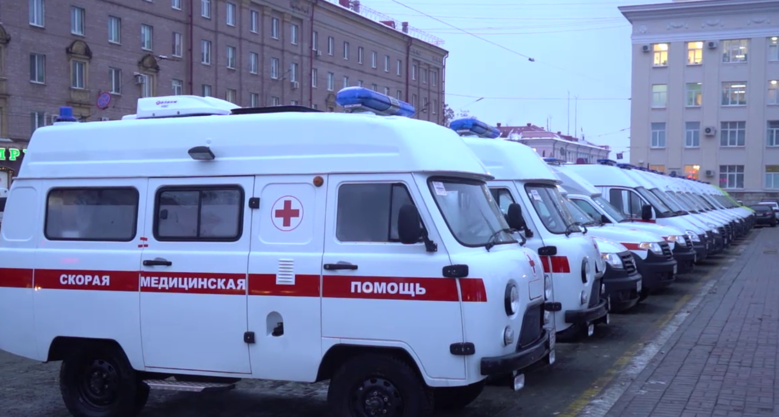 Глава Брянской области Богомаз передал ключи от 18 скорых для региональных больниц