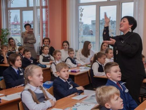 15 декабря брянцы узнают имя лучшего учителя Фокинского района