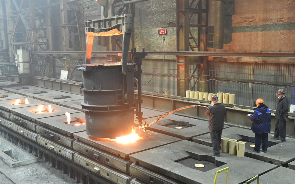 На предприятии «Бежицкая сталь» трудятся 2,4 тысячи человек