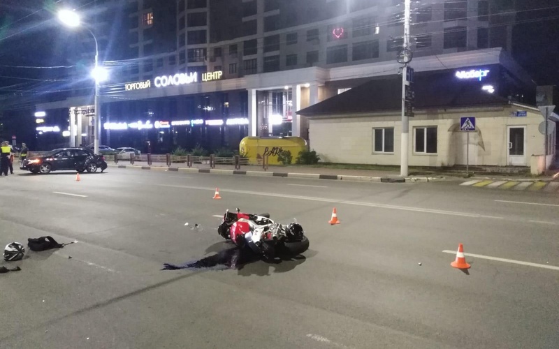 В Брянске опубликовано видео смертельного ДТП с мотоциклистом на улице Дуки