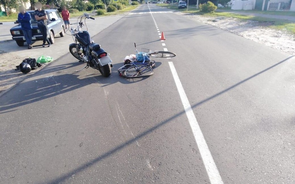 В ДТП в Погаре 71-летняя велосипедистка сломала семь ребер и разбила голову