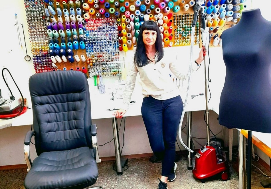 Благодаря соцконтракту жительница Карачева открыла швейную мастерскую