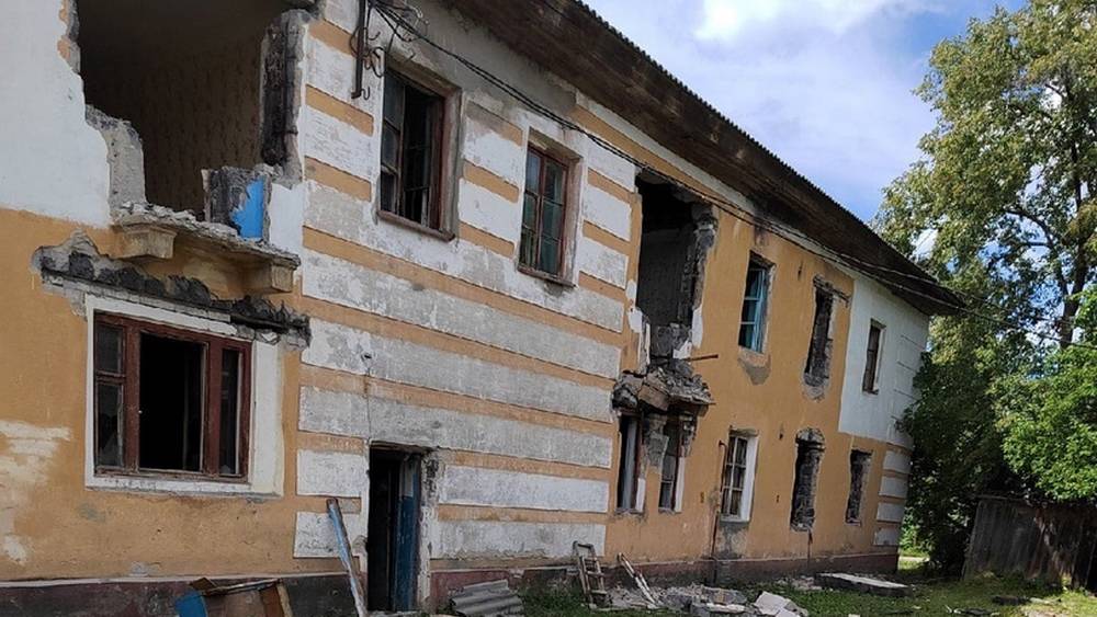 В Брянске двухэтажный дом на улице Вокзальной растащили по кирпичику