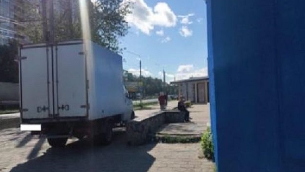 В Брянске водитель «Газели» наехал на 64-летнюю женщину