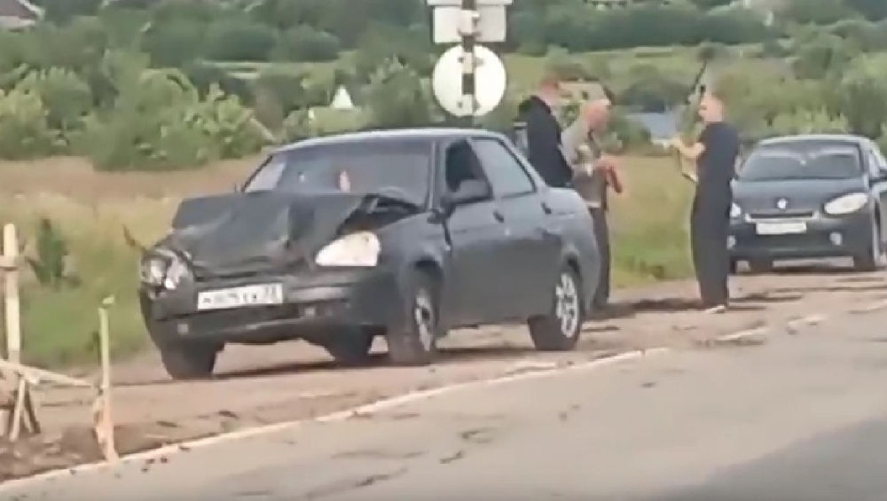 В Брянской области на ремонтируемой дороге столкнусь автомобили