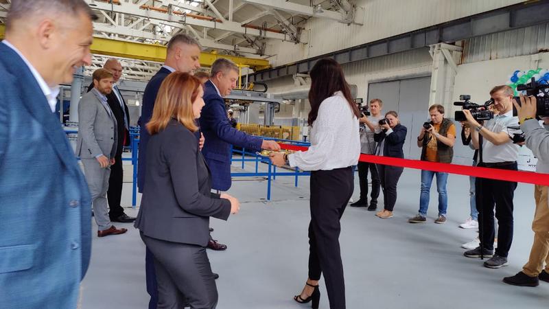 Глава Брянской области Александр Богомаз запустил новую линию на Новозыбковском машиностроительном заводе