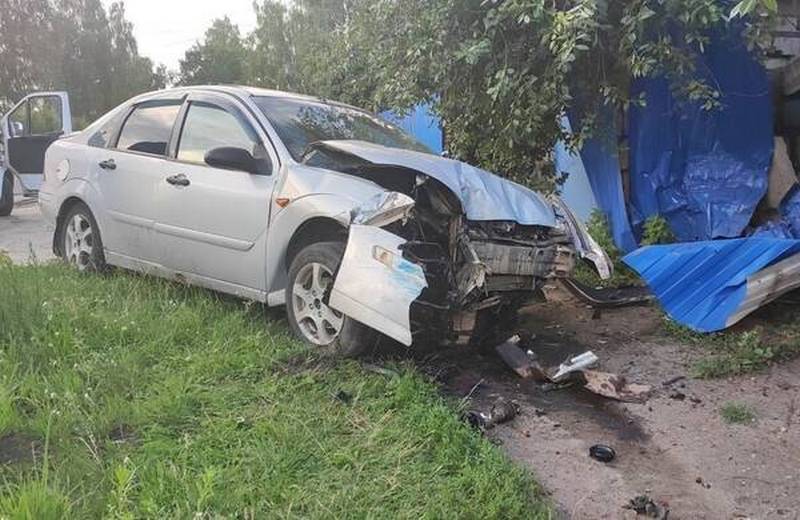 В Новозыбкове автомобилистка разбила машину, спасая ребенка