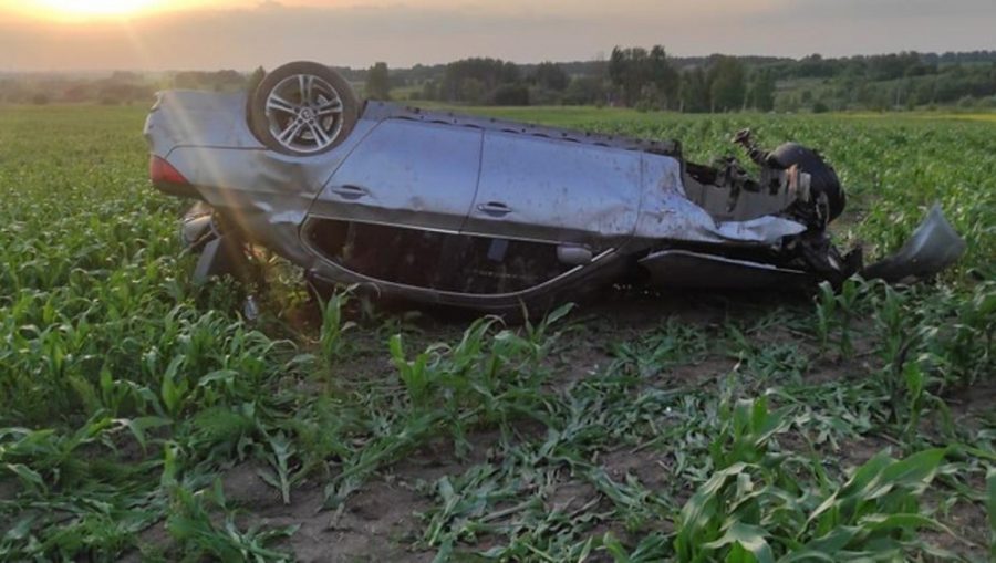 В Брянском районе в перевернувшейся иномарке погиб 38-летний водитель