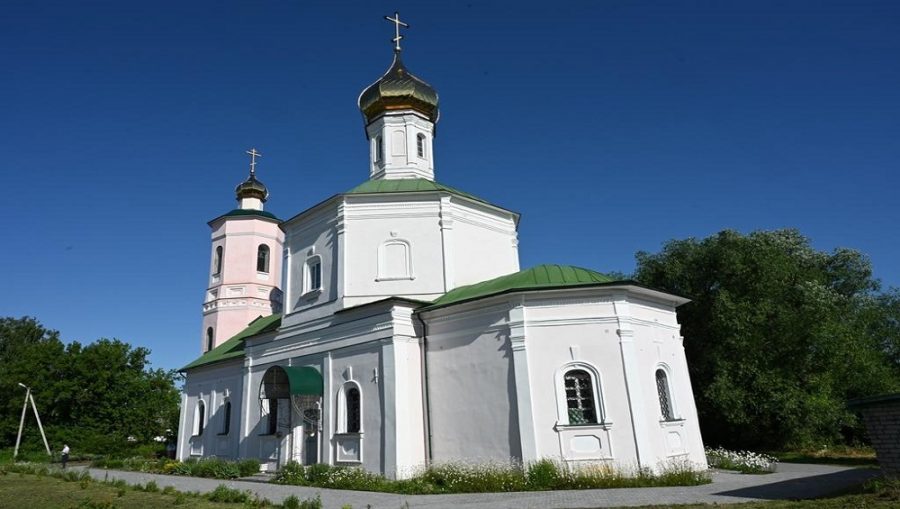 Брянский митрополит Александр освятил восстановленный храм в селе Отрадное