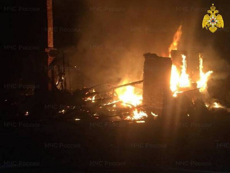 В Комаричском районе Брянской области сгорел жилой дом