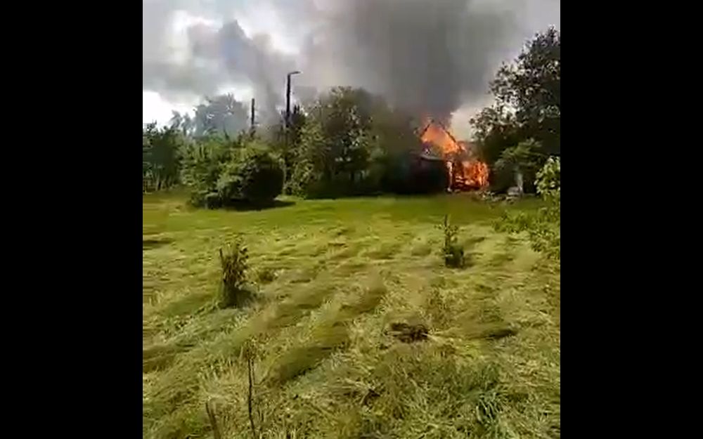 В Сети появилось видео последствий обстрела ВСУ пограничного села Случевск