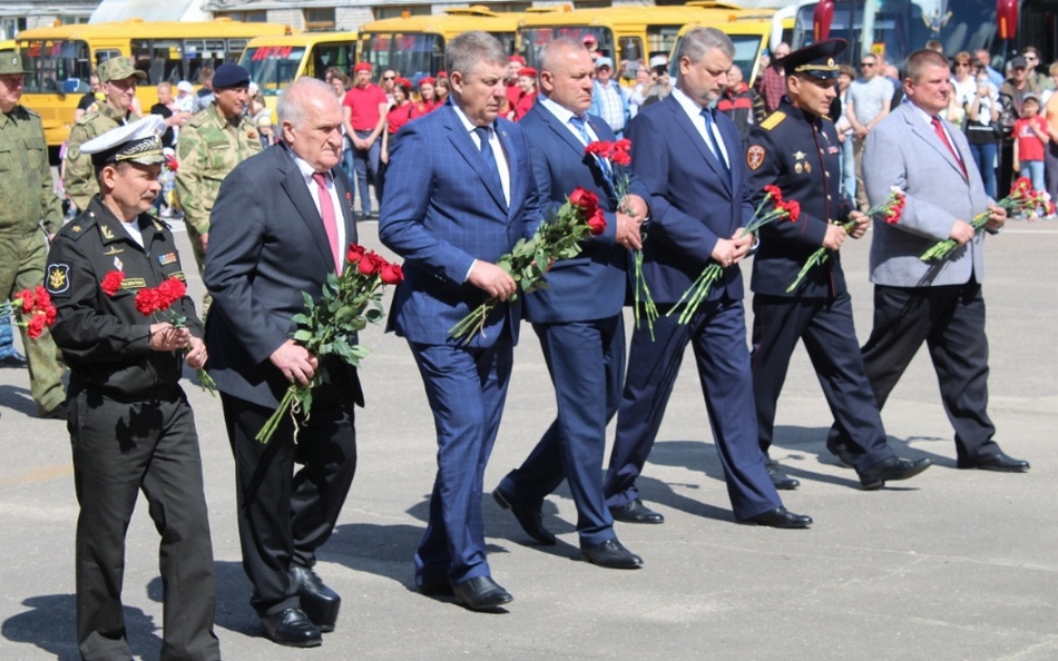 Брянский губернатор побывал на Армейских играх-2022