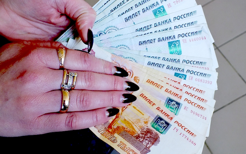 В Брянске экс-проректора БГИТУ отправили под домашний арест за взятку в 474 тысячи рублей