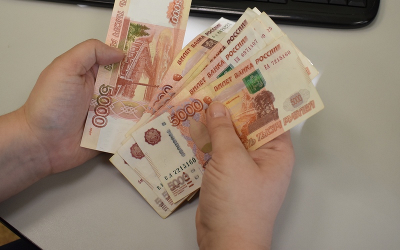 Прожженная аферистка обманула брянцев на 1,4 миллиона рублей