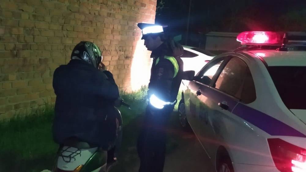 В Климове полиция поймала пьяную 52-летнюю женщину на скутере