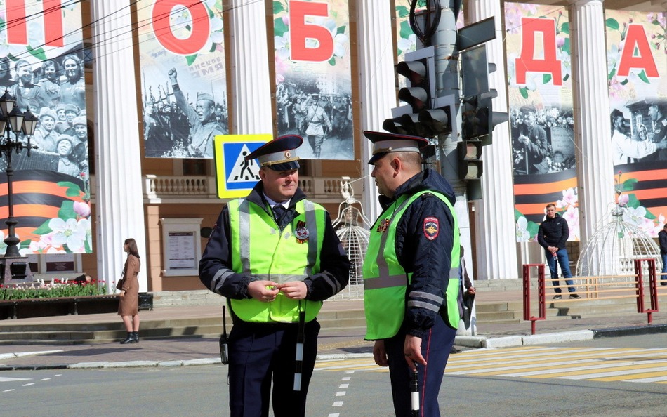 Порядок на День Победы в Брянске обеспечили 1900 полицейских