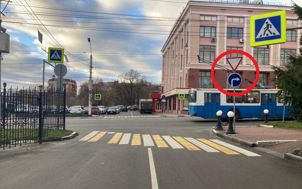 После страшного ДТП брянским водителям запретили поворот налево на проспекте Ленина