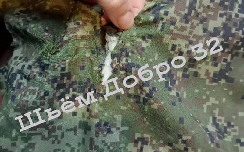 Брянские мастерицы бесплатно починили армейские куртки военных