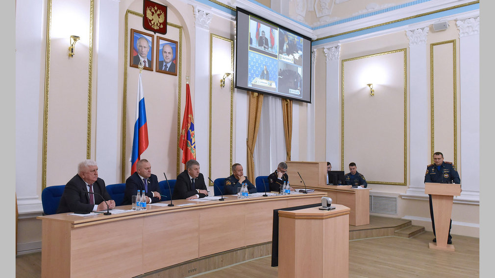 В Брянске состоялось заседание комиссии по обеспечению пожарной безопасности и ЧС