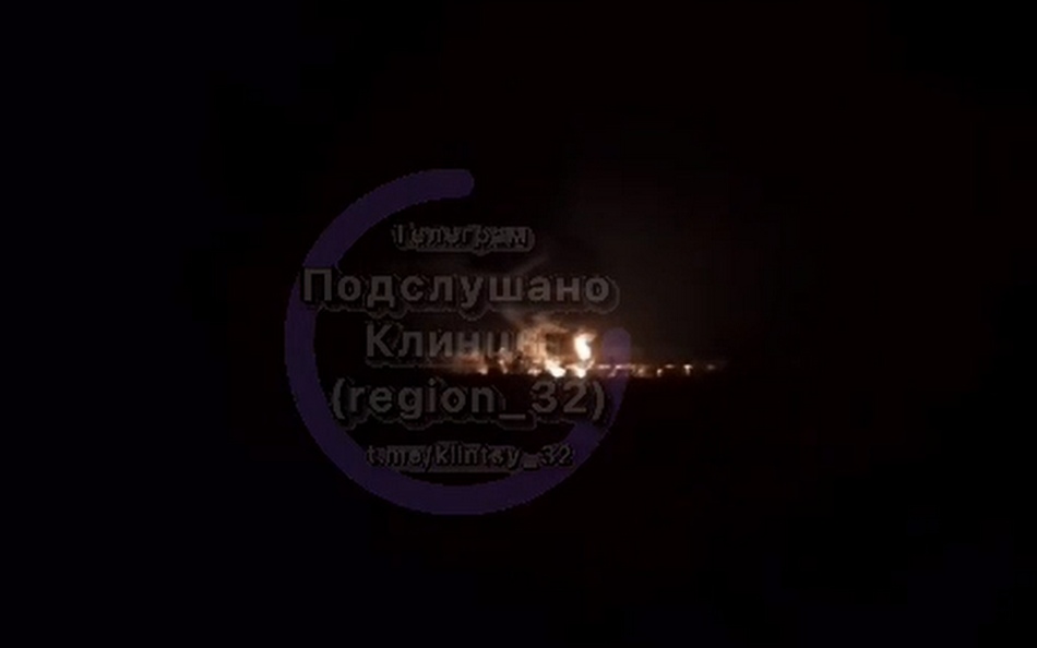 Полыхающие в Брянской области резервуары с нефтепродуктами сняли на видео