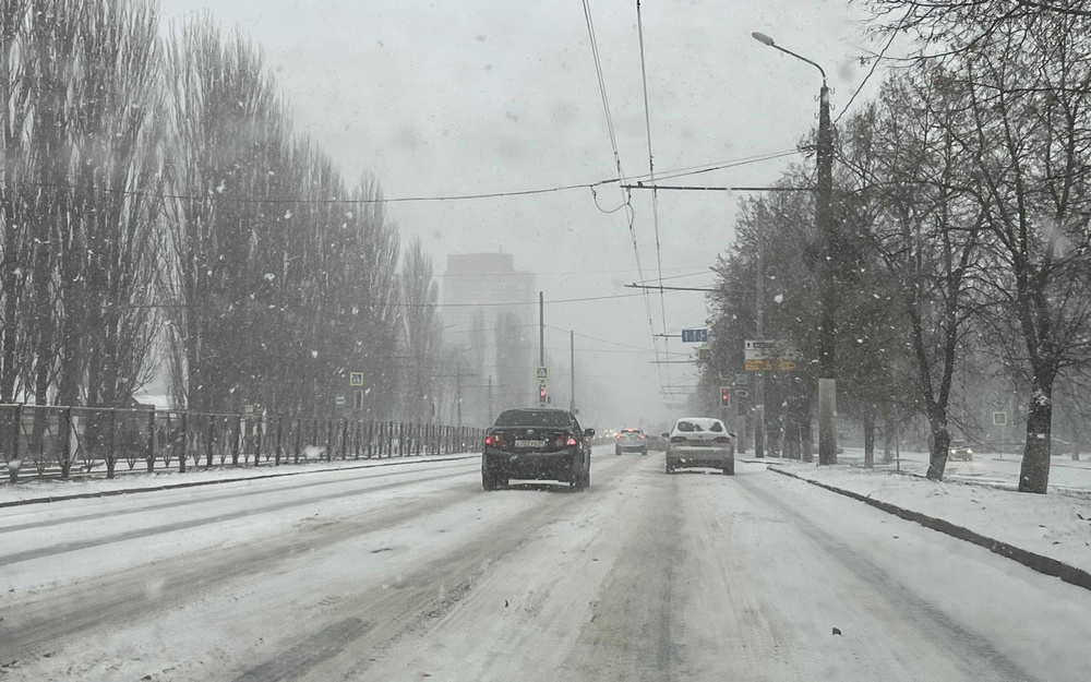 На Брянск обрушился сильный снегопад