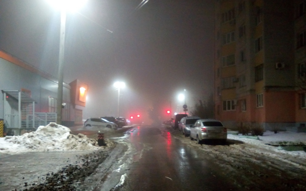 Днем Брянск утонул в густом тумане