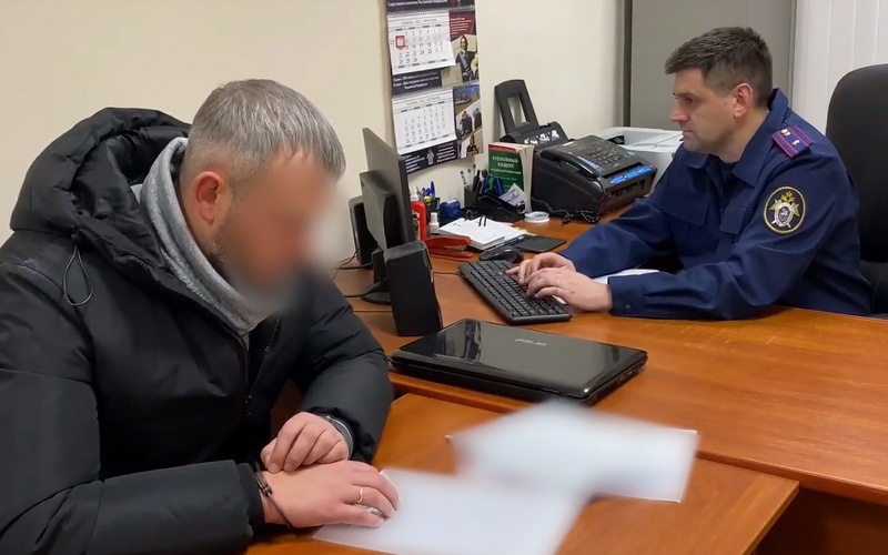 Задержание начальника Бежицкого отдела приставов в Брянске сняли на видео