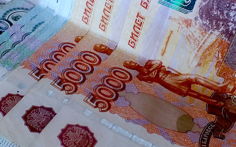 В Брянской области арестовали сотрудника ГАИ за взятку в 100 тысяч рублей