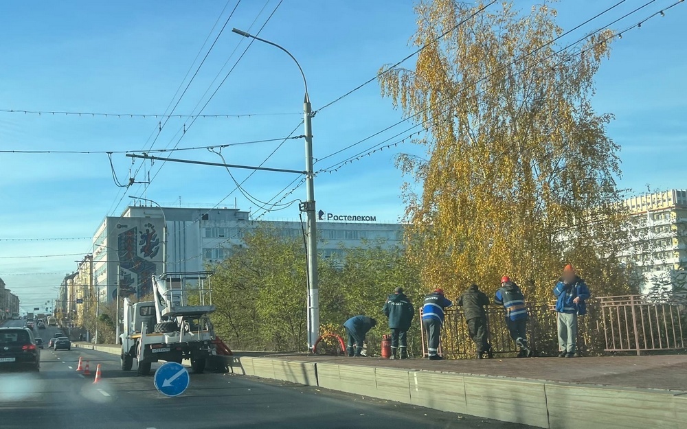 В Брянске дорожники-романтики перекрыли проспект Ленина