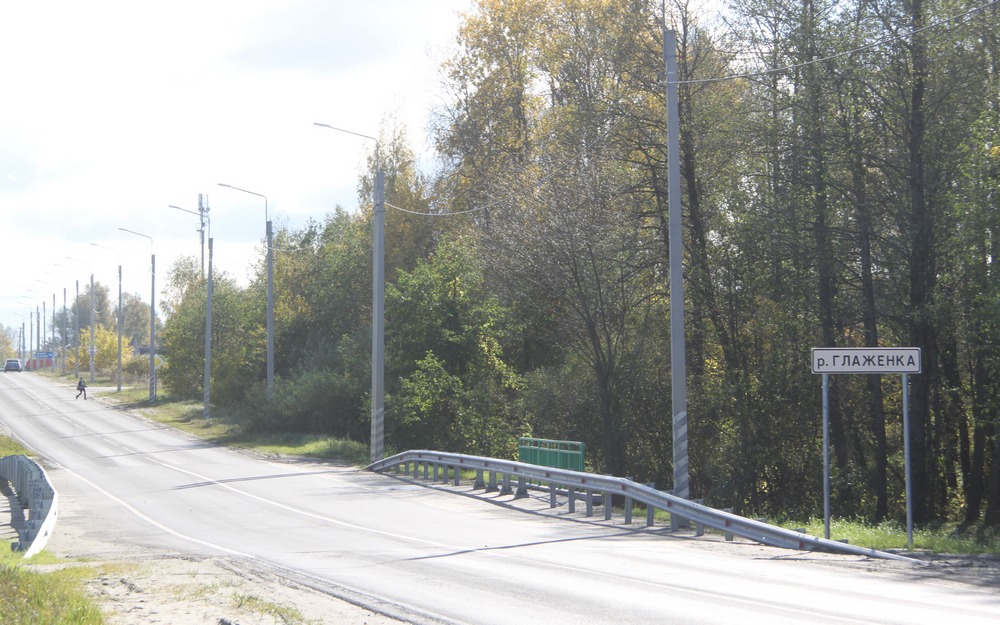 В брянской деревне Глаженка отремонтировали мост через ручей