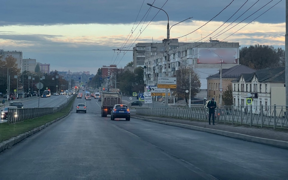 В Фокинском районе Брянска 22 октября перекроют движение по автодороге под путепроводом из-за ремонта