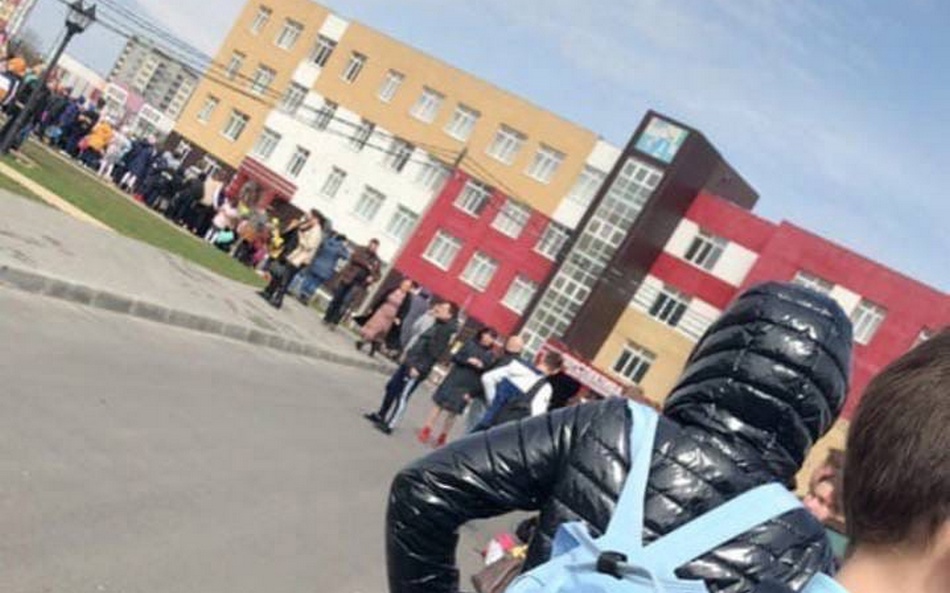 Школы снова массово эвакуируют в Брянске
