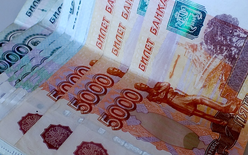 В Клинцах владелец угнанной легковушки Toyota Camry пообещал вознаграждение в 100 тысяч рублей